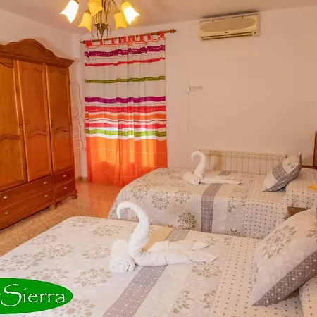 Holiday home Cazorsierra, Bonita Vivienda En *